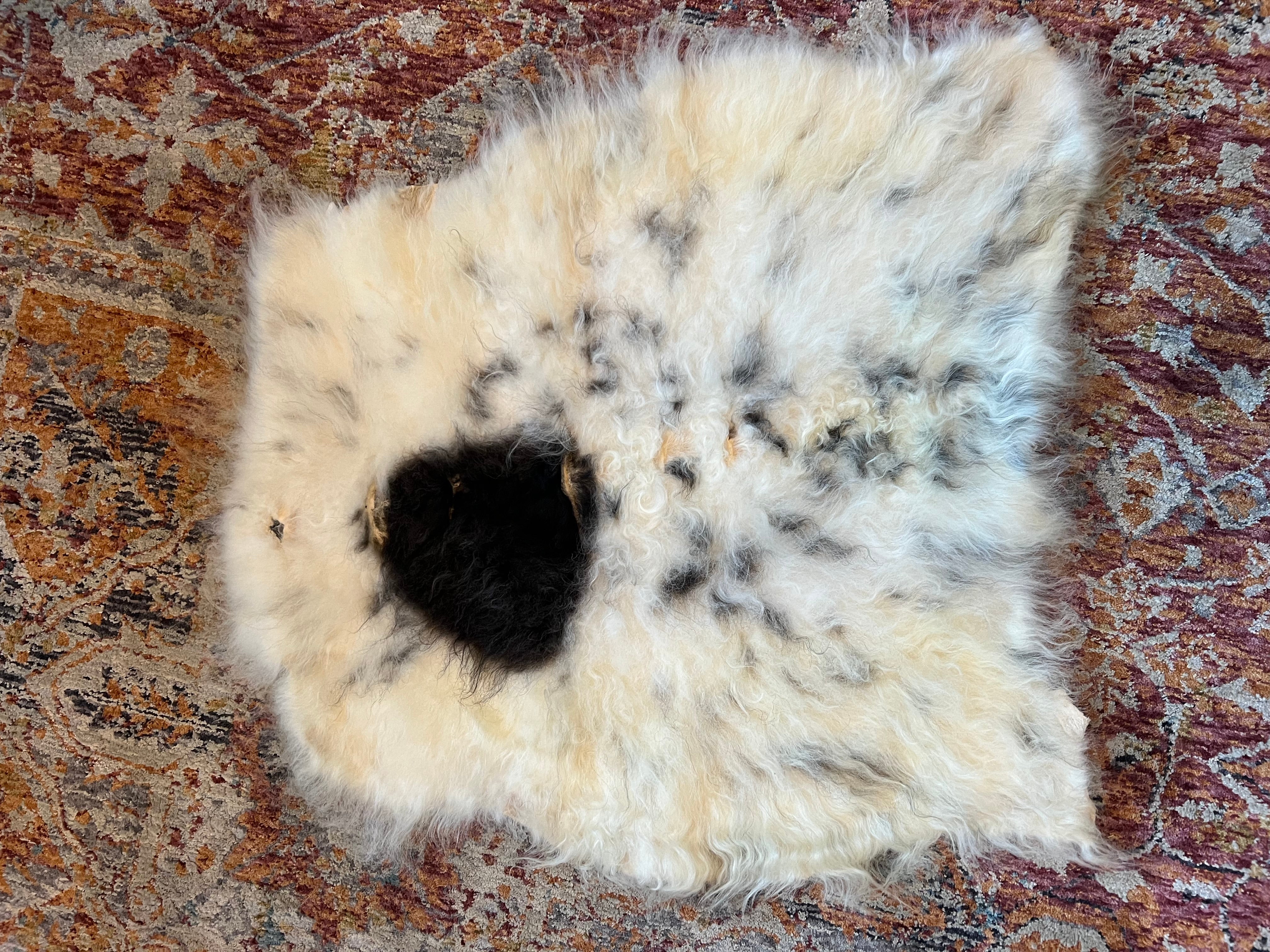 Charlotte (Short Wool with Imperfections/Holes)