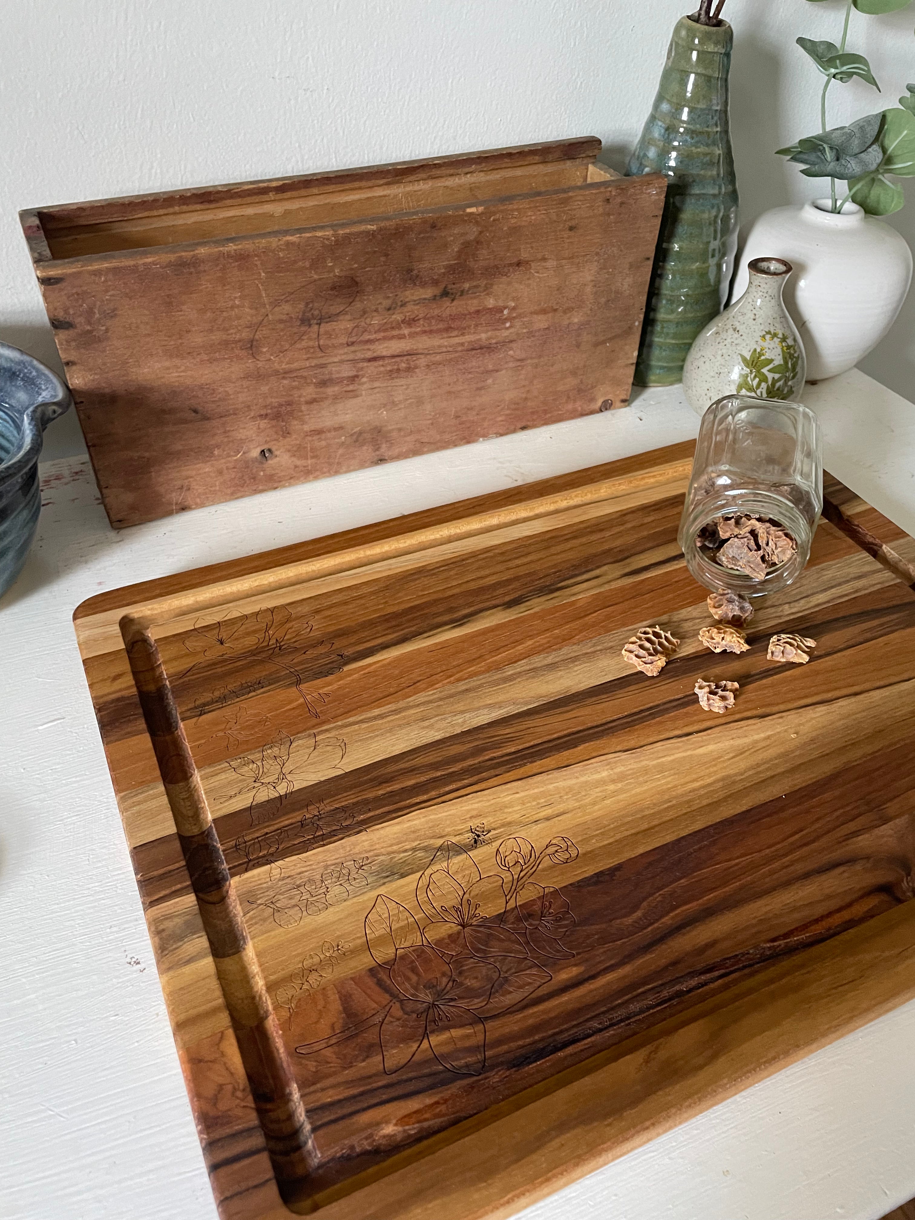 Cutting Board with Groove
